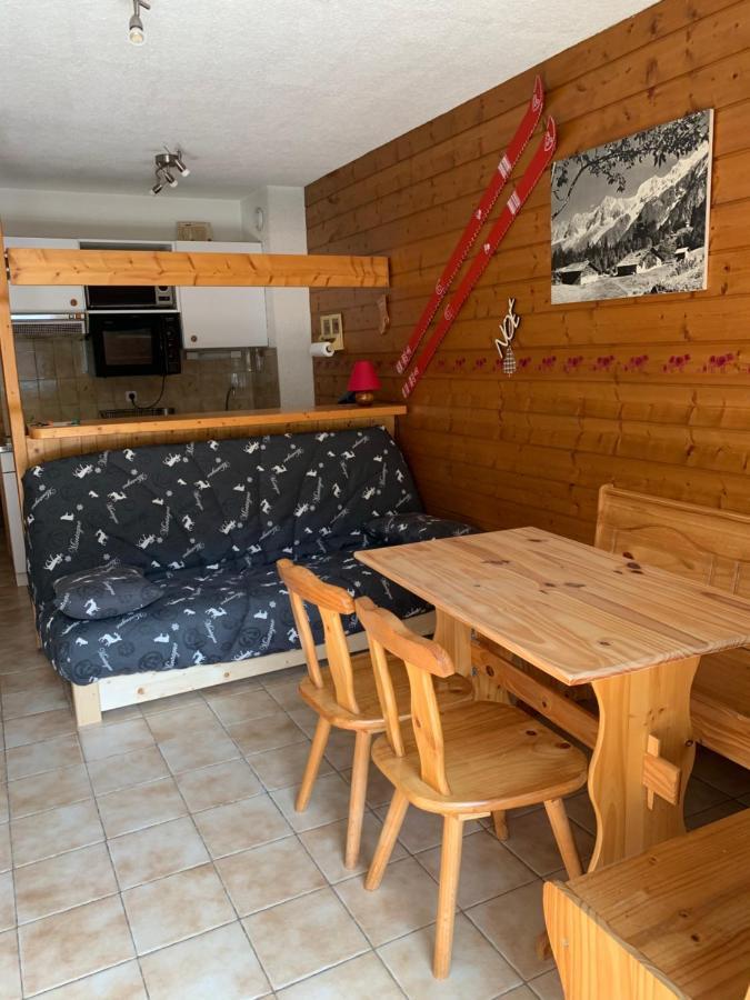 155 Piste Dans Mon Canape 沙泰勒 外观 照片